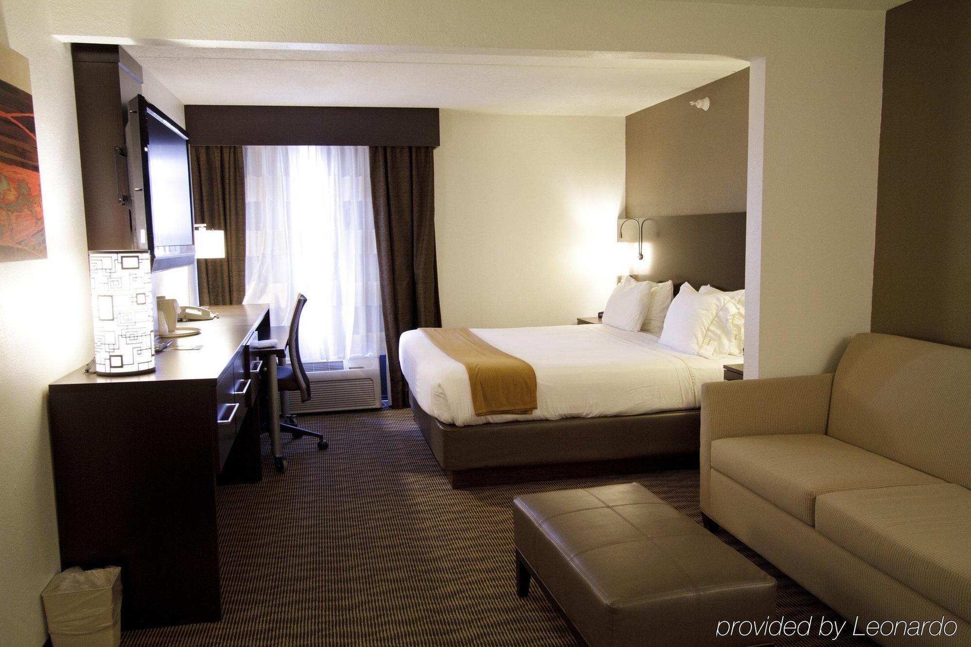 Holiday Inn Express Hotel & Suites Colby By Ihg Exterior foto
