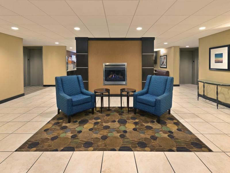 Holiday Inn Express Hotel & Suites Colby By Ihg Exterior foto